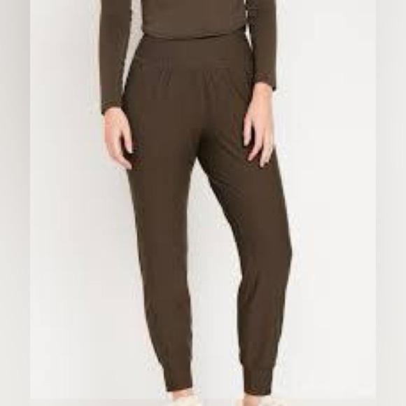 Old Navy Pants - Old Navy High-Waisted PowerSoft 7/8 Joggers with Pockets in Dark Roast Coffee M